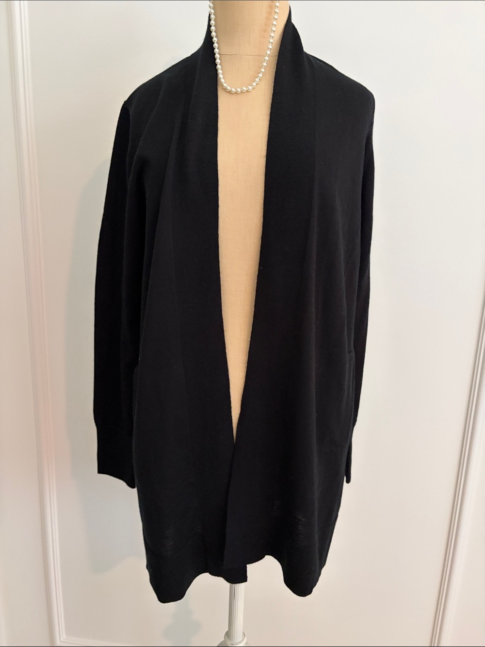 Beautiful! Banana Republic Black Open Lightweight Merino Wool Cardigan, S, EUC